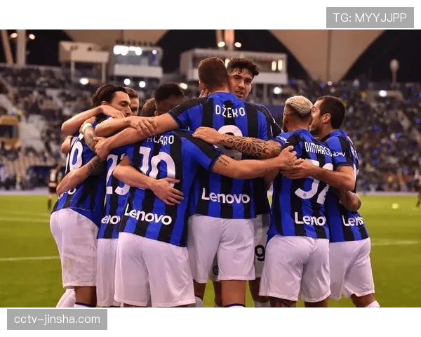 事件通讯：一颗飘入球场的烟雾弹，如何导致马赛vs国米比赛中断十五分钟